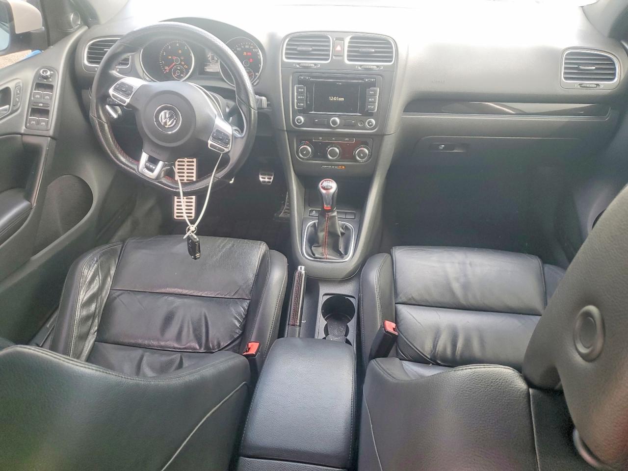 2011 VOLKSWAGEN GTI photo 8
