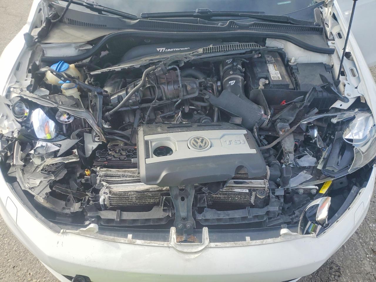 2011 VOLKSWAGEN GTI photo 11