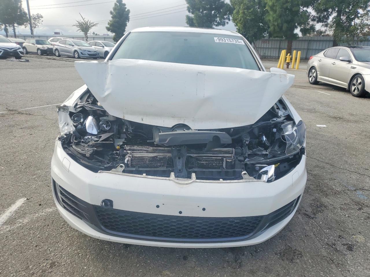 2011 VOLKSWAGEN GTI photo 5