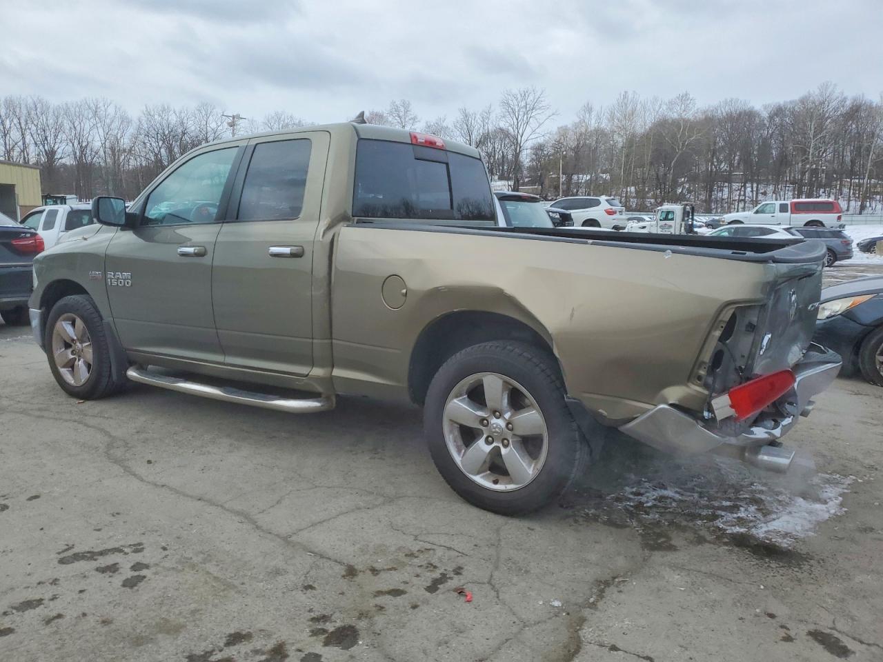 2013 RAM 1500 SLT photo 3