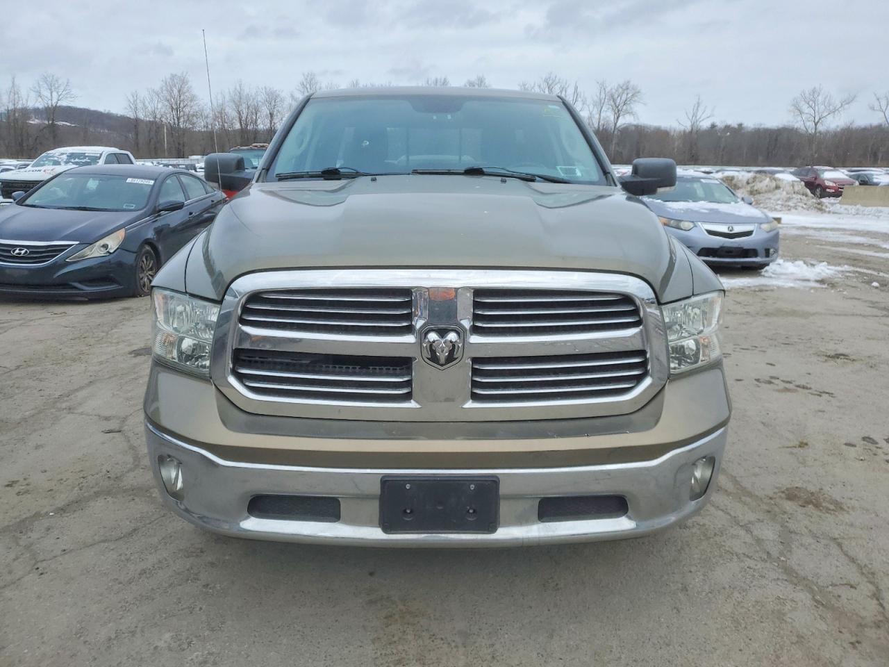 2013 RAM 1500 SLT photo 9