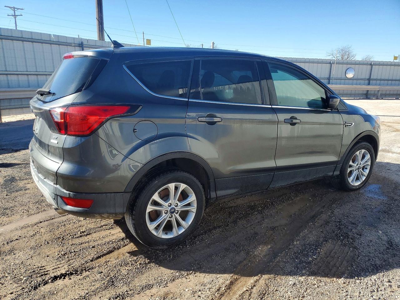2019 FORD ESCAPE SE photo 5