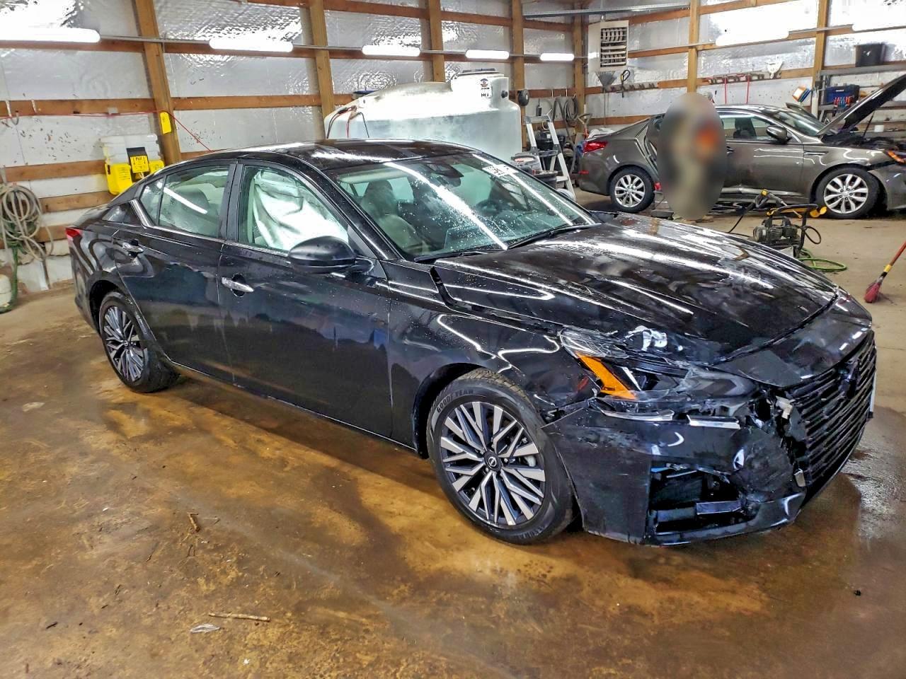 2025 NISSAN ALTIMA SV photo 4