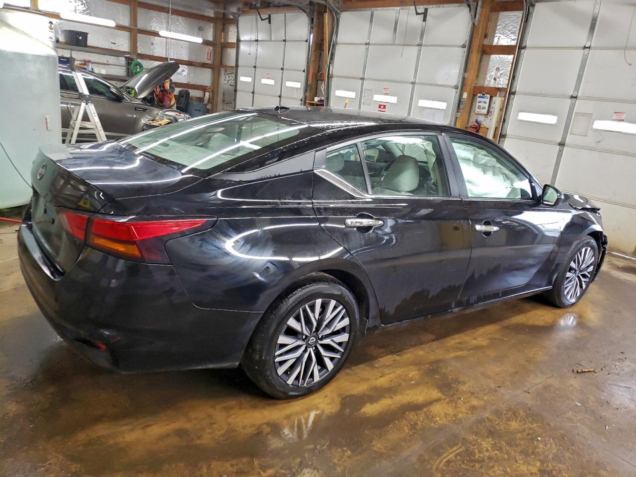 2025 NISSAN ALTIMA SV photo 3