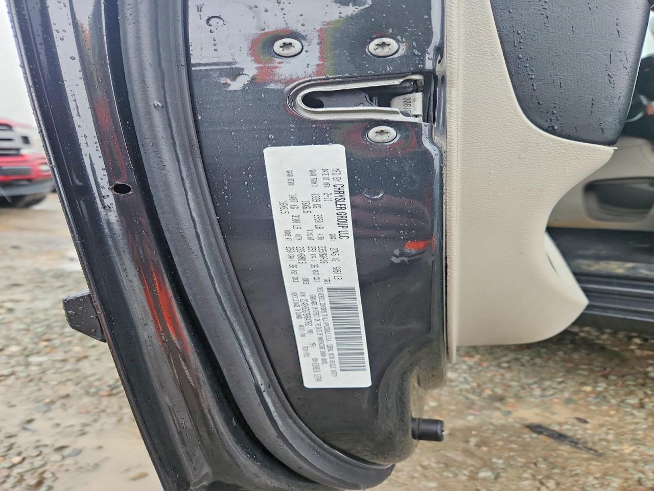 2011 DODGE GRAND CARAVAN CREW photo 14