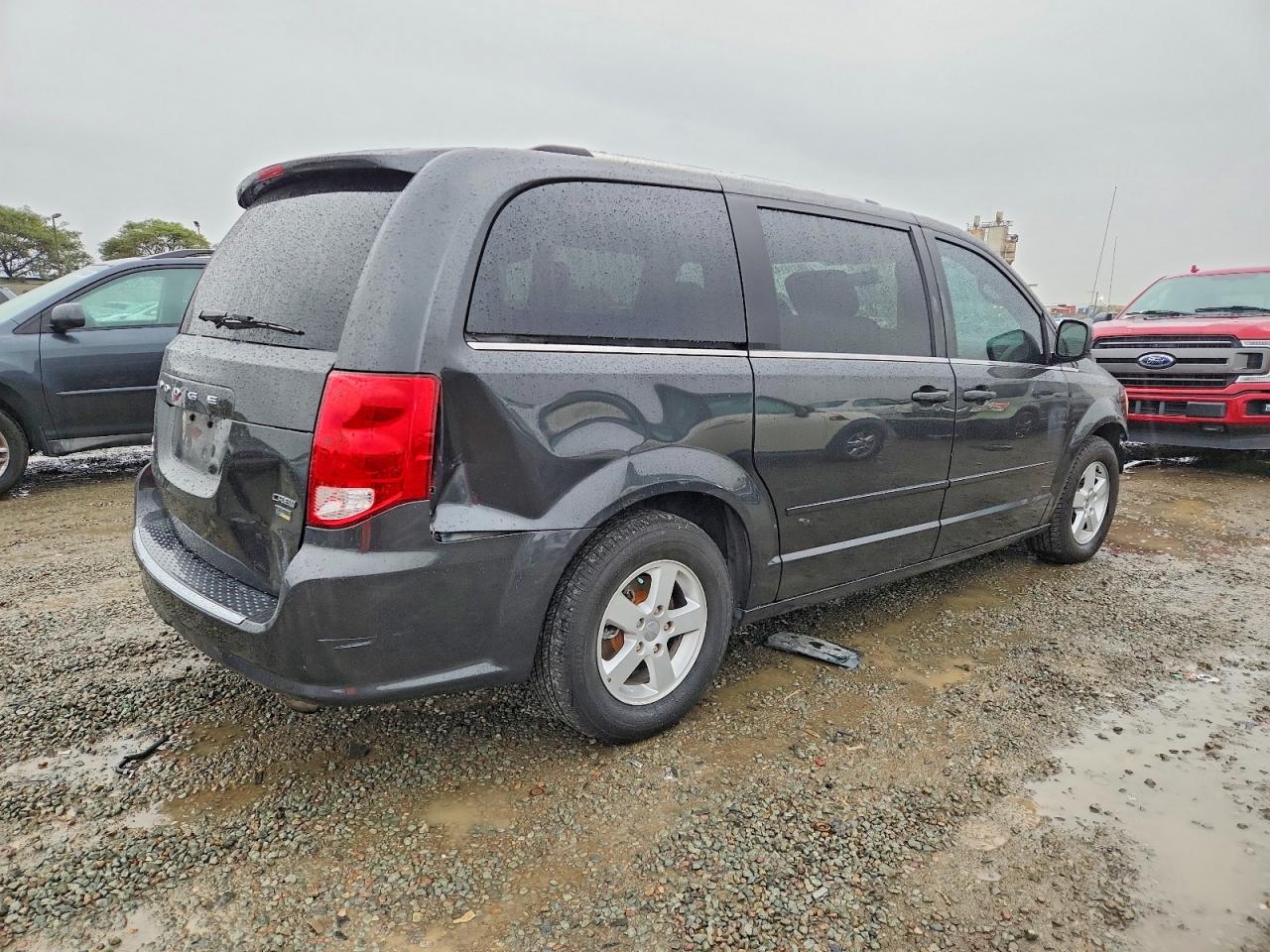 2011 DODGE GRAND CARAVAN CREW photo 3
