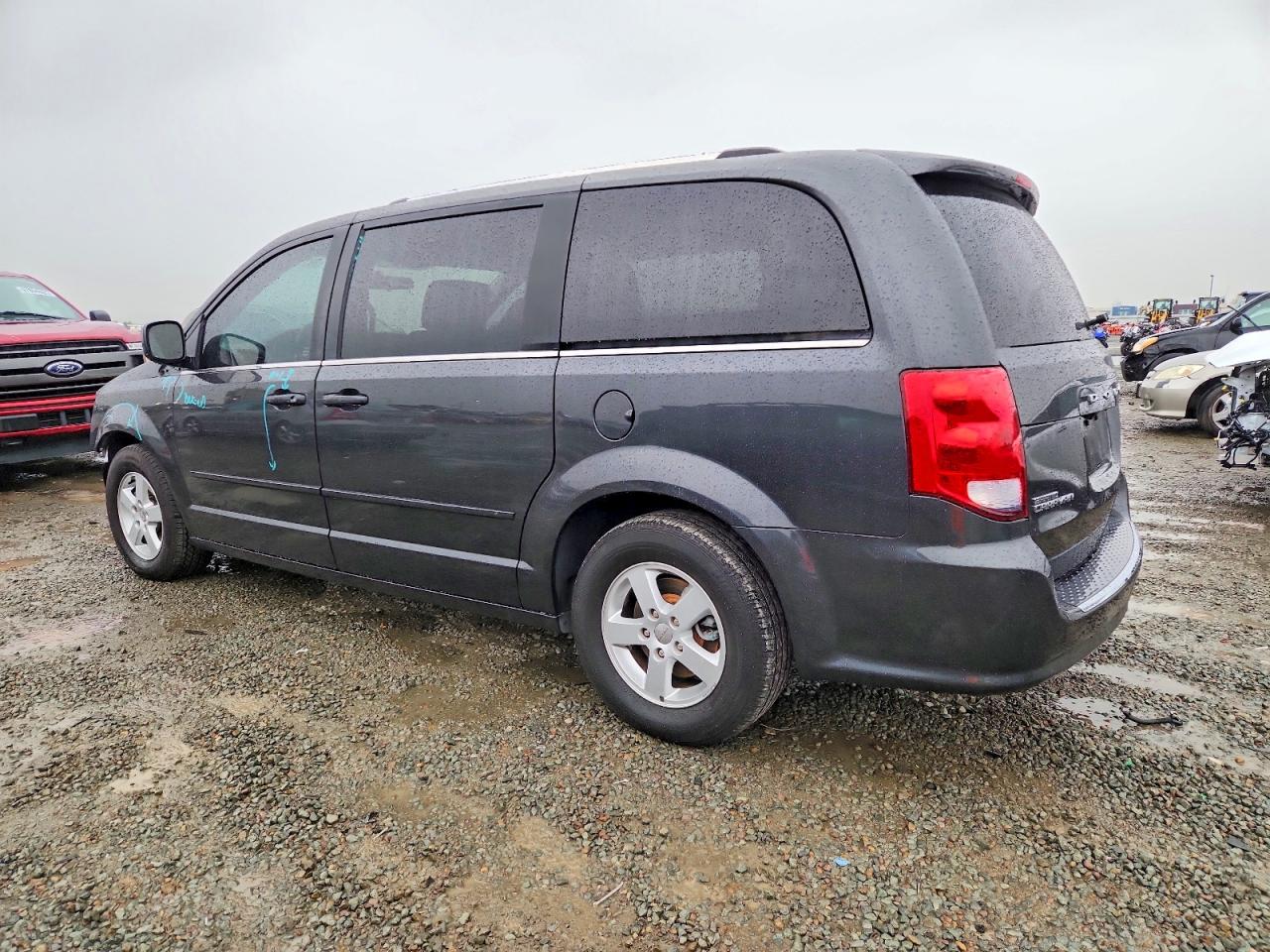 2011 DODGE GRAND CARAVAN CREW photo 2