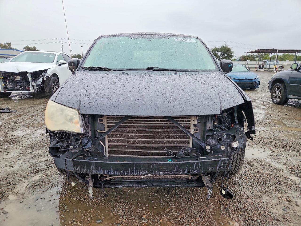 2011 DODGE GRAND CARAVAN CREW photo 5