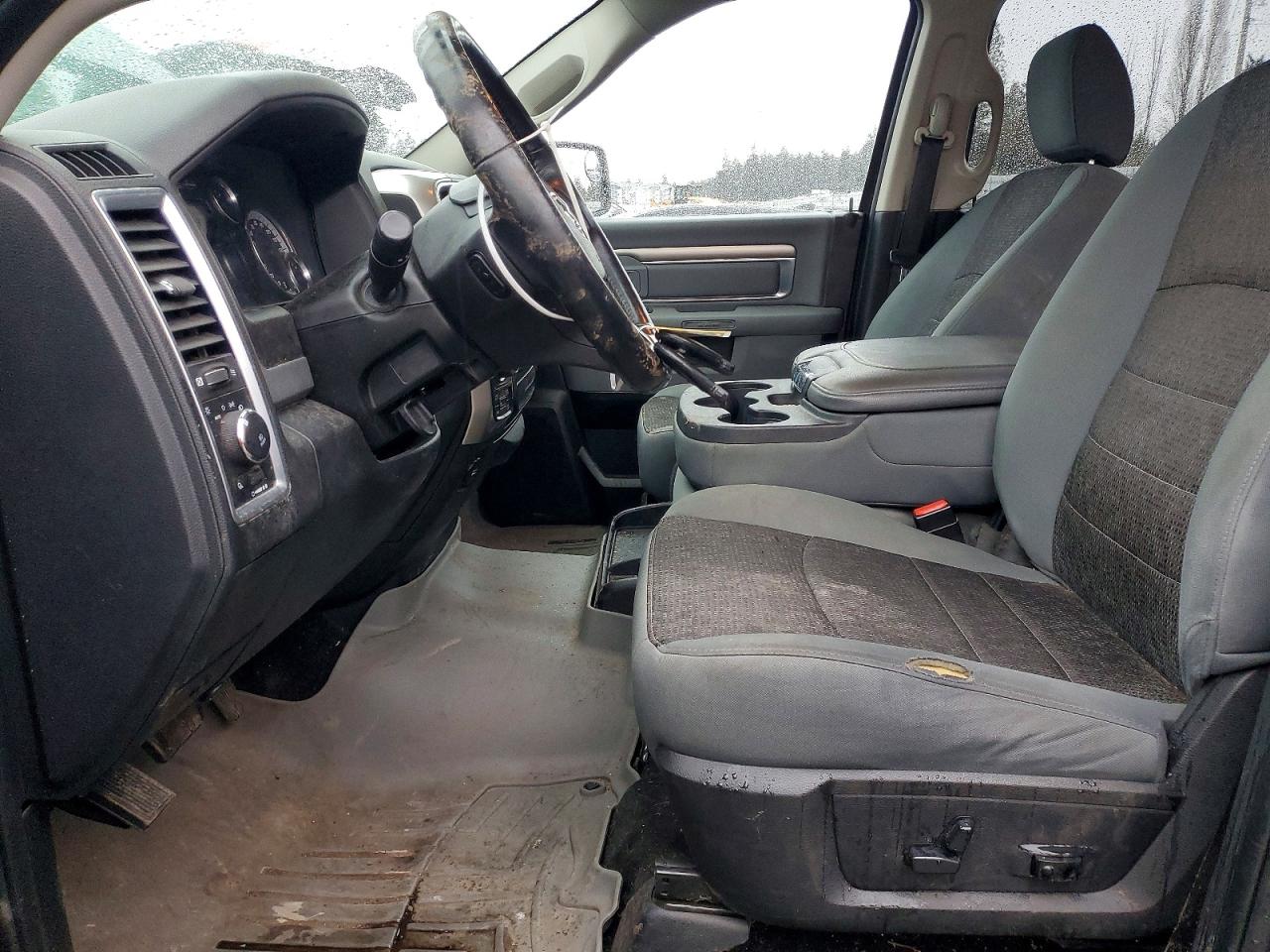 2017 RAM 1500 SLT photo 19