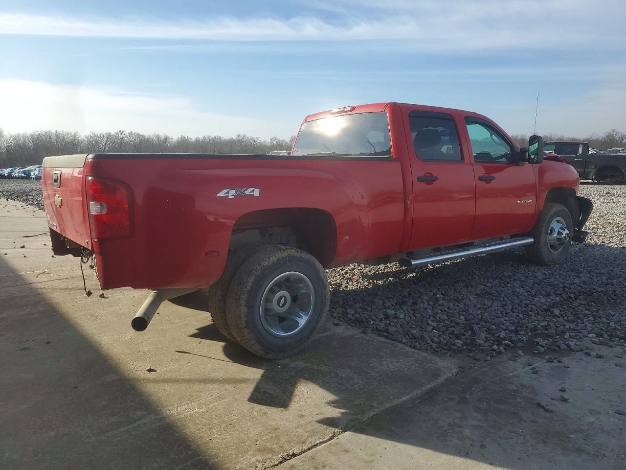 2014 CHEVROLET SILVERADO K3500 LT photo 3