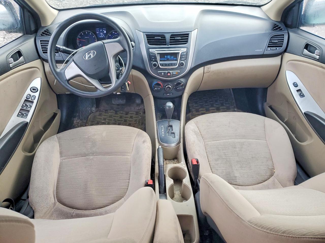 2017 HYUNDAI ACCENT SE photo 8