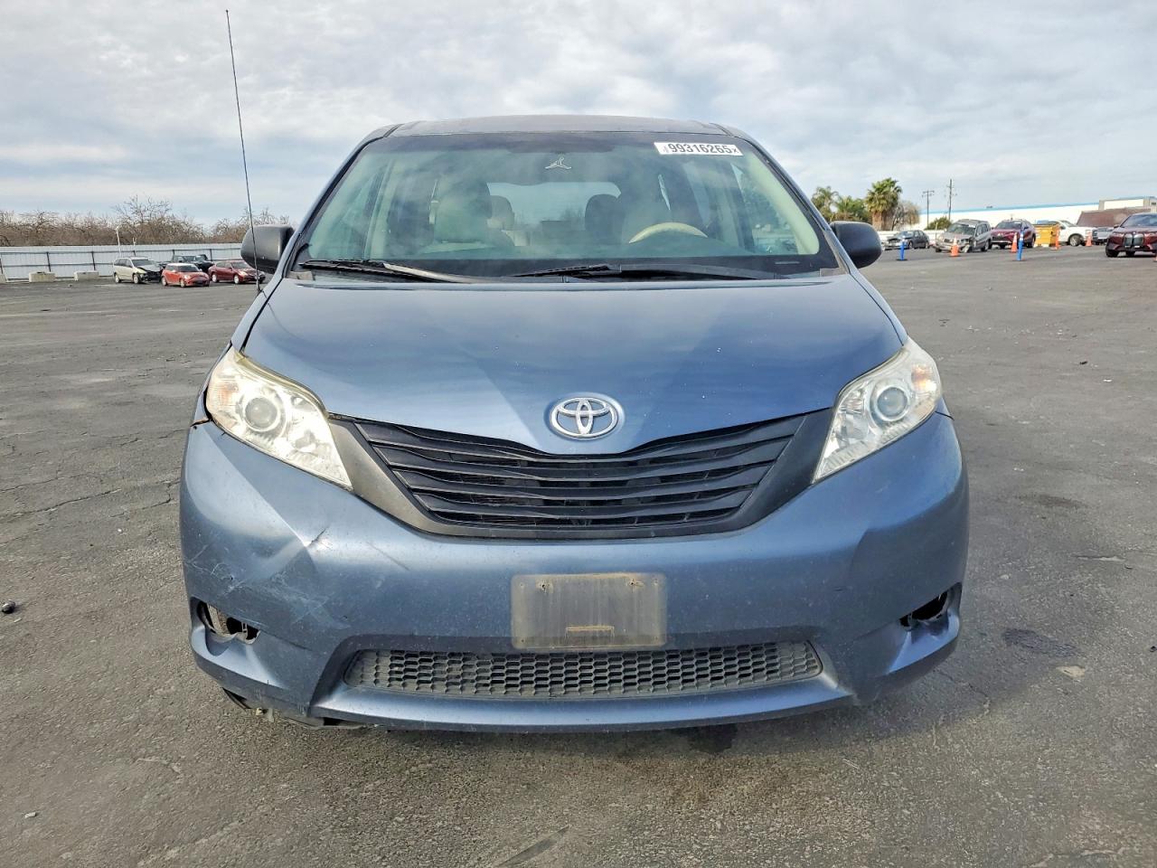 2014 TOYOTA SIENNA photo 5