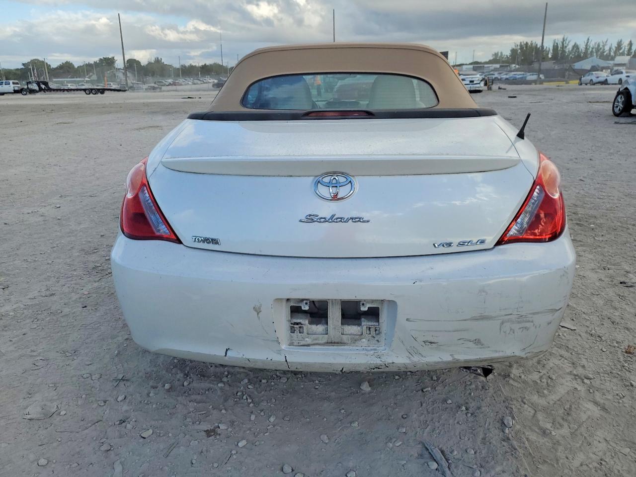 2006 TOYOTA CAMRY SOLARA SE photo 6