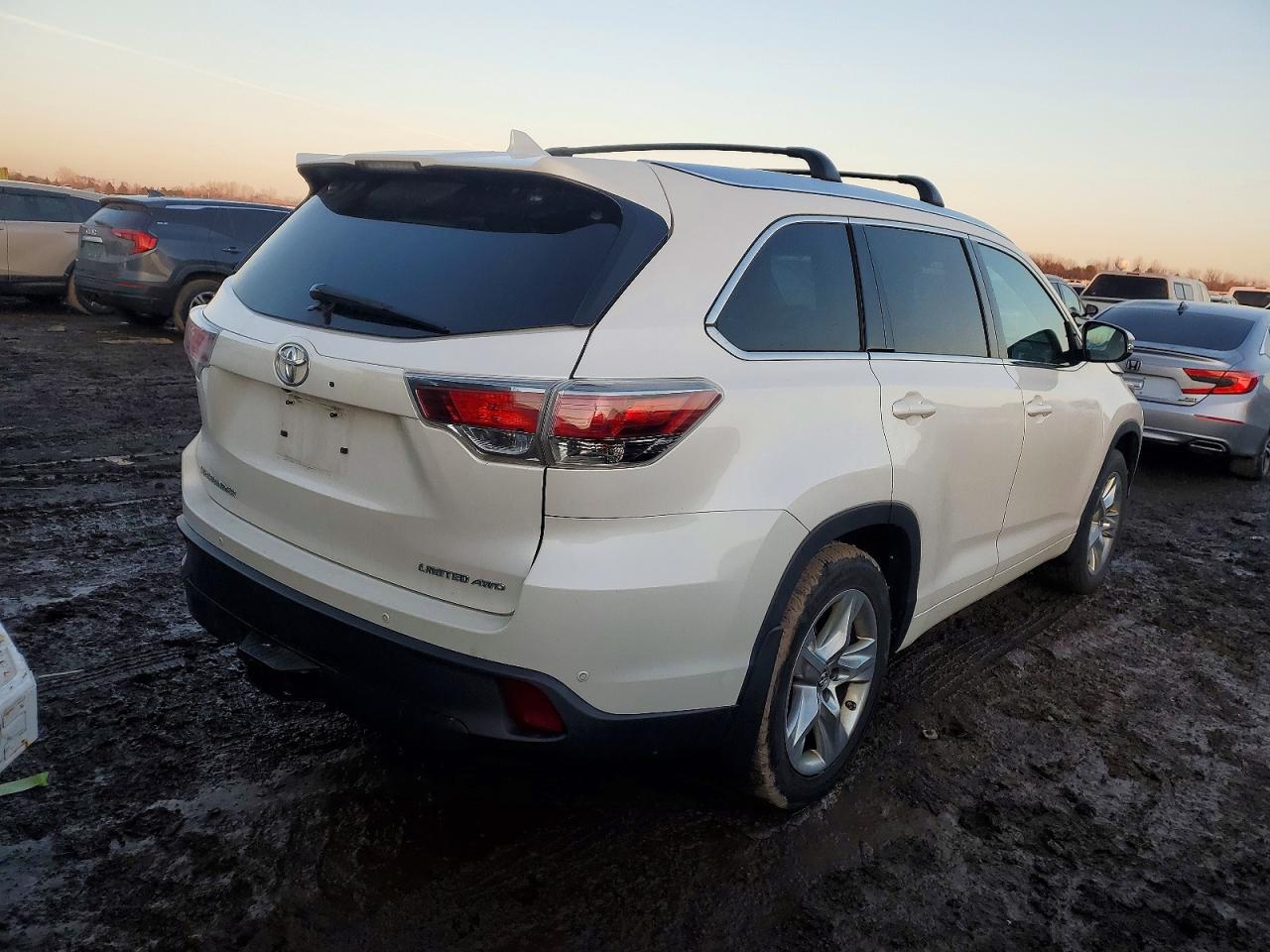 2016 TOYOTA HIGHLANDER LIMITED photo 3