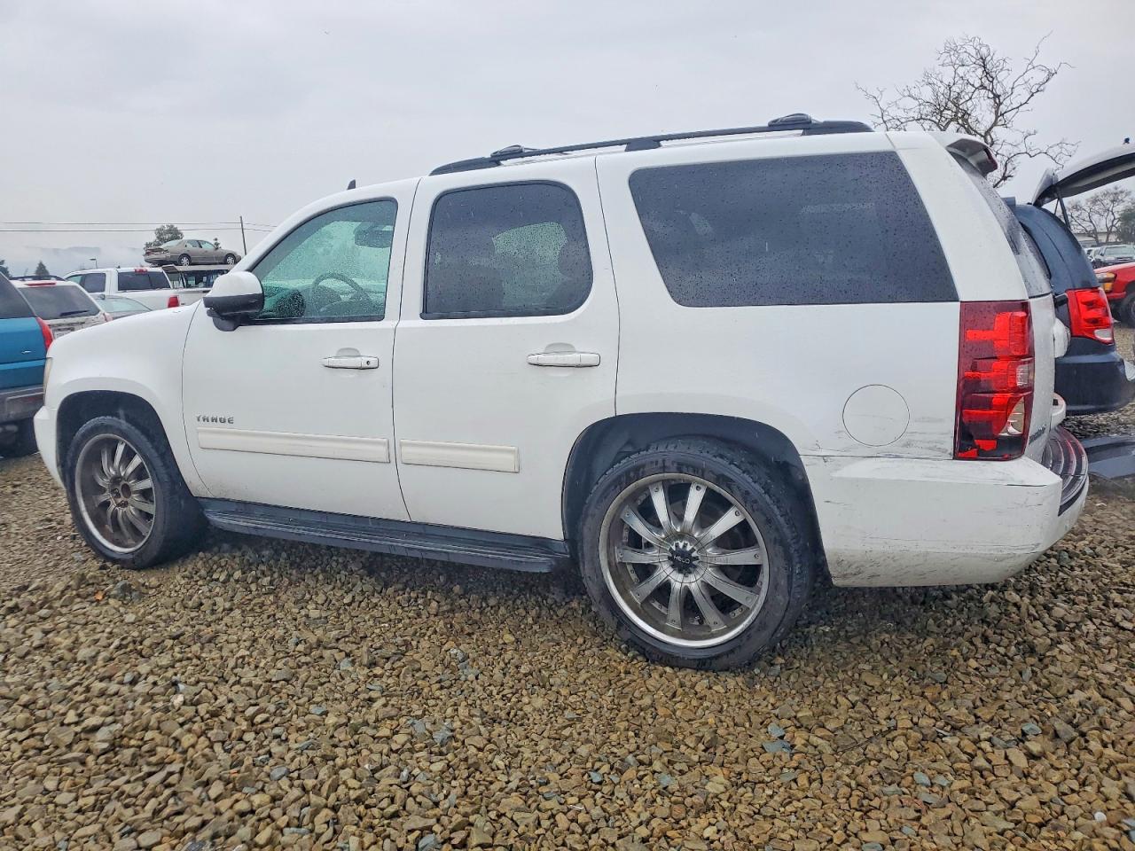 2011 CHEVROLET TAHOE C1500 LS photo 3