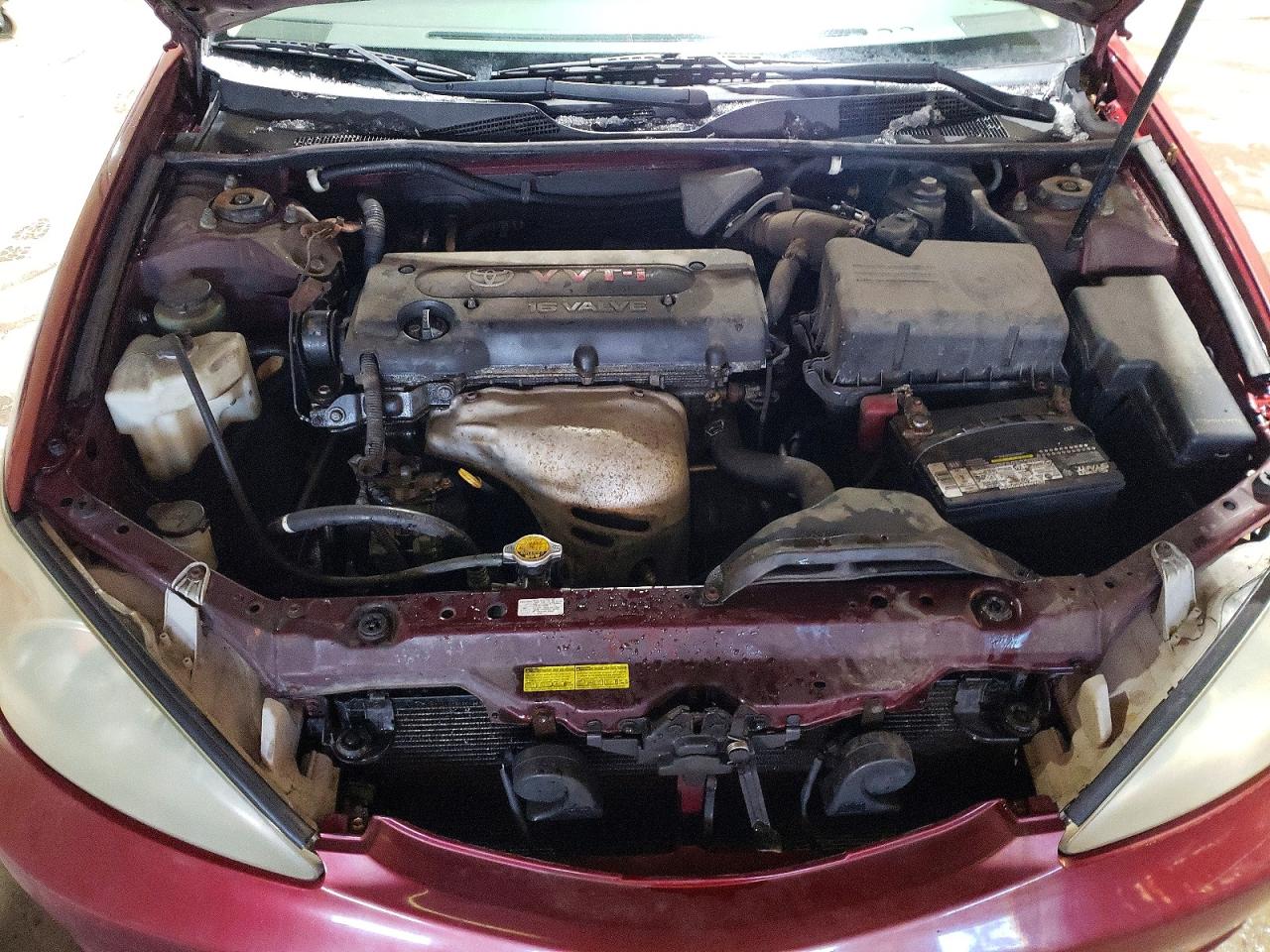 2004 TOYOTA CAMRY LE photo 11