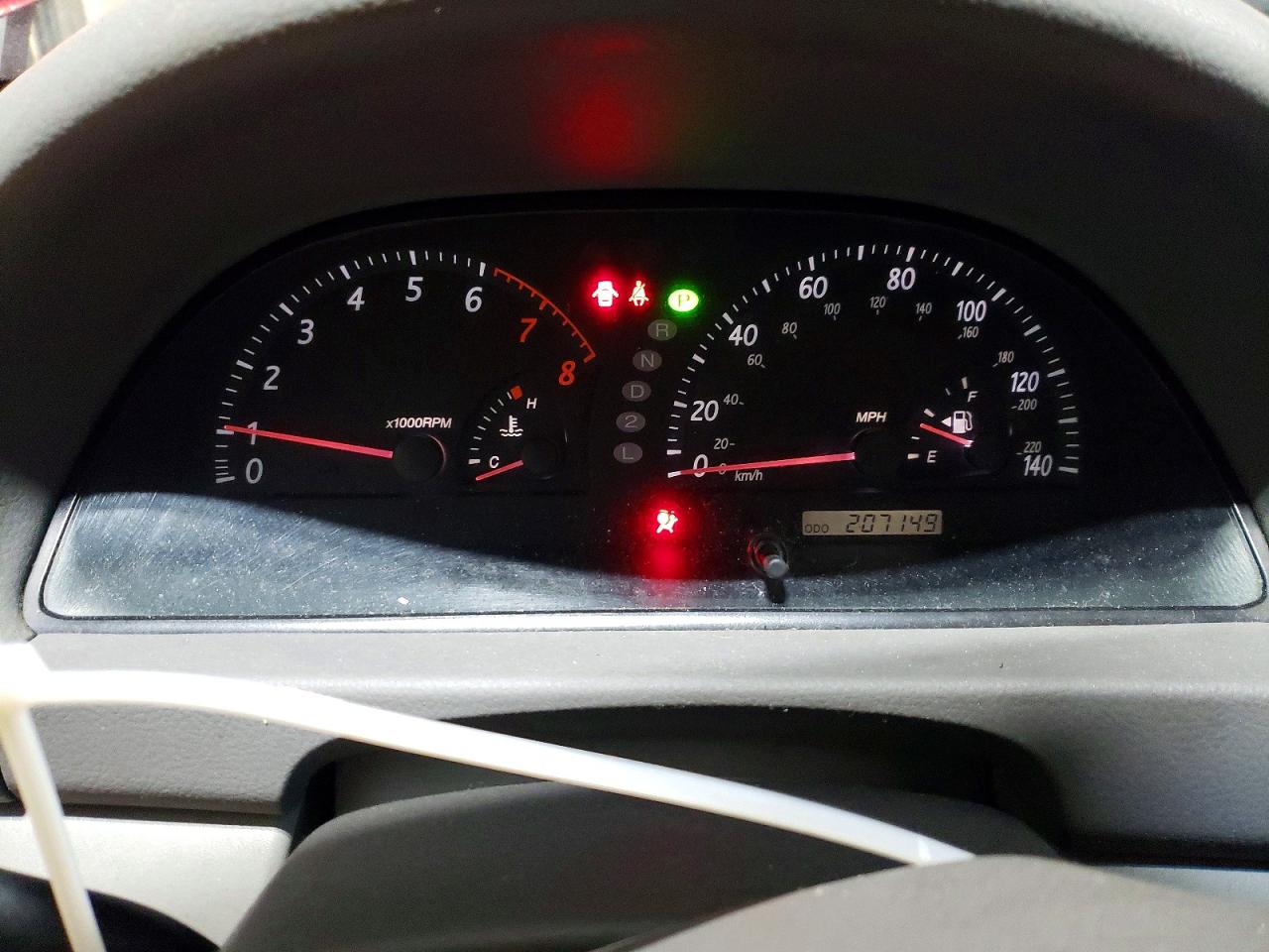 2004 TOYOTA CAMRY LE photo 9