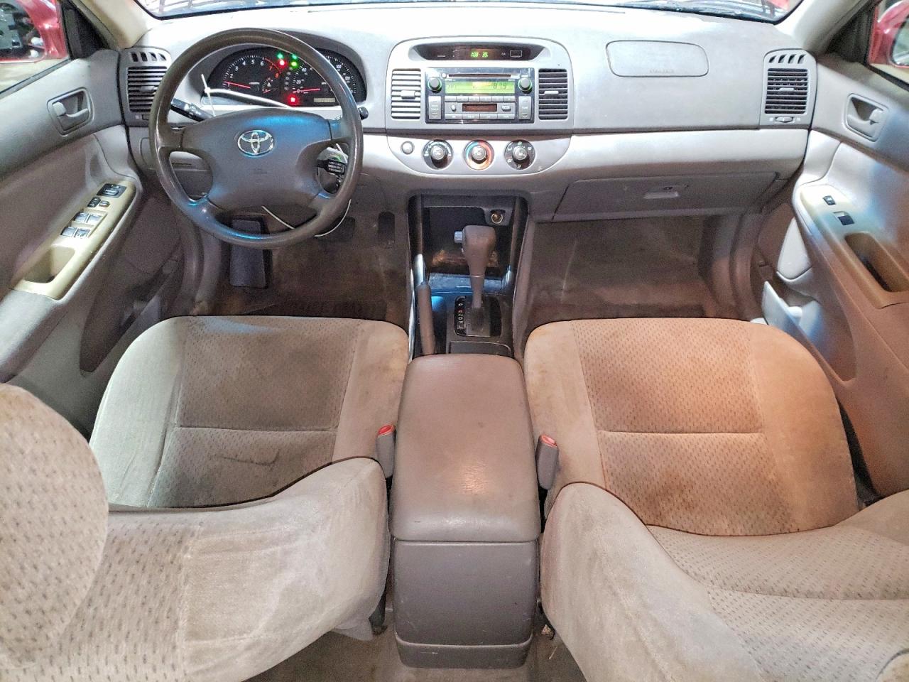 2004 TOYOTA CAMRY LE photo 8