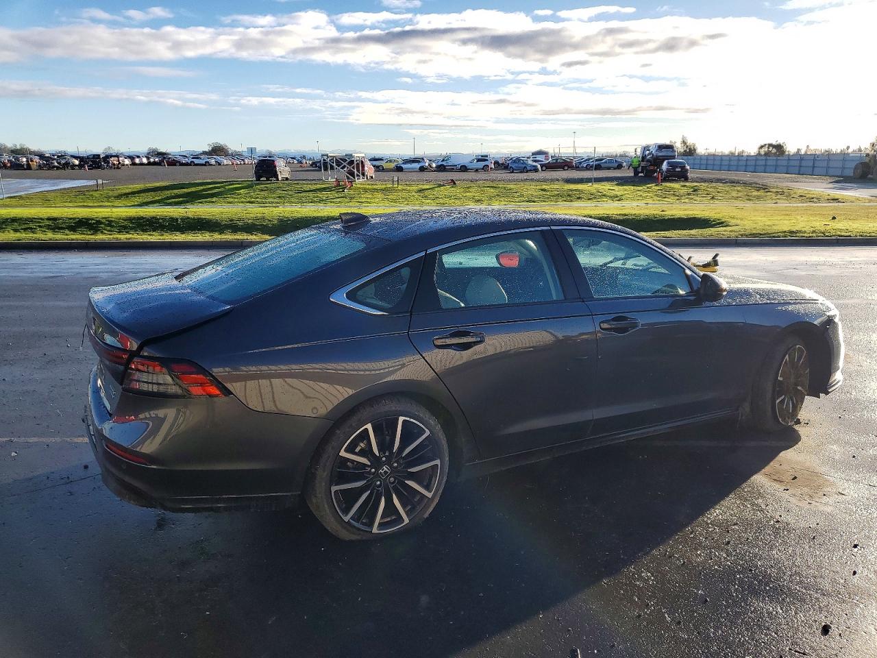 2025 HONDA ACCORD TOURING HYBRID photo 3
