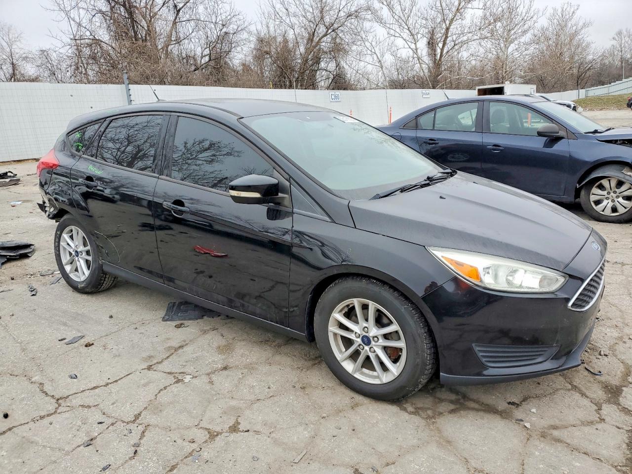 2017 FORD FOCUS SE photo 7