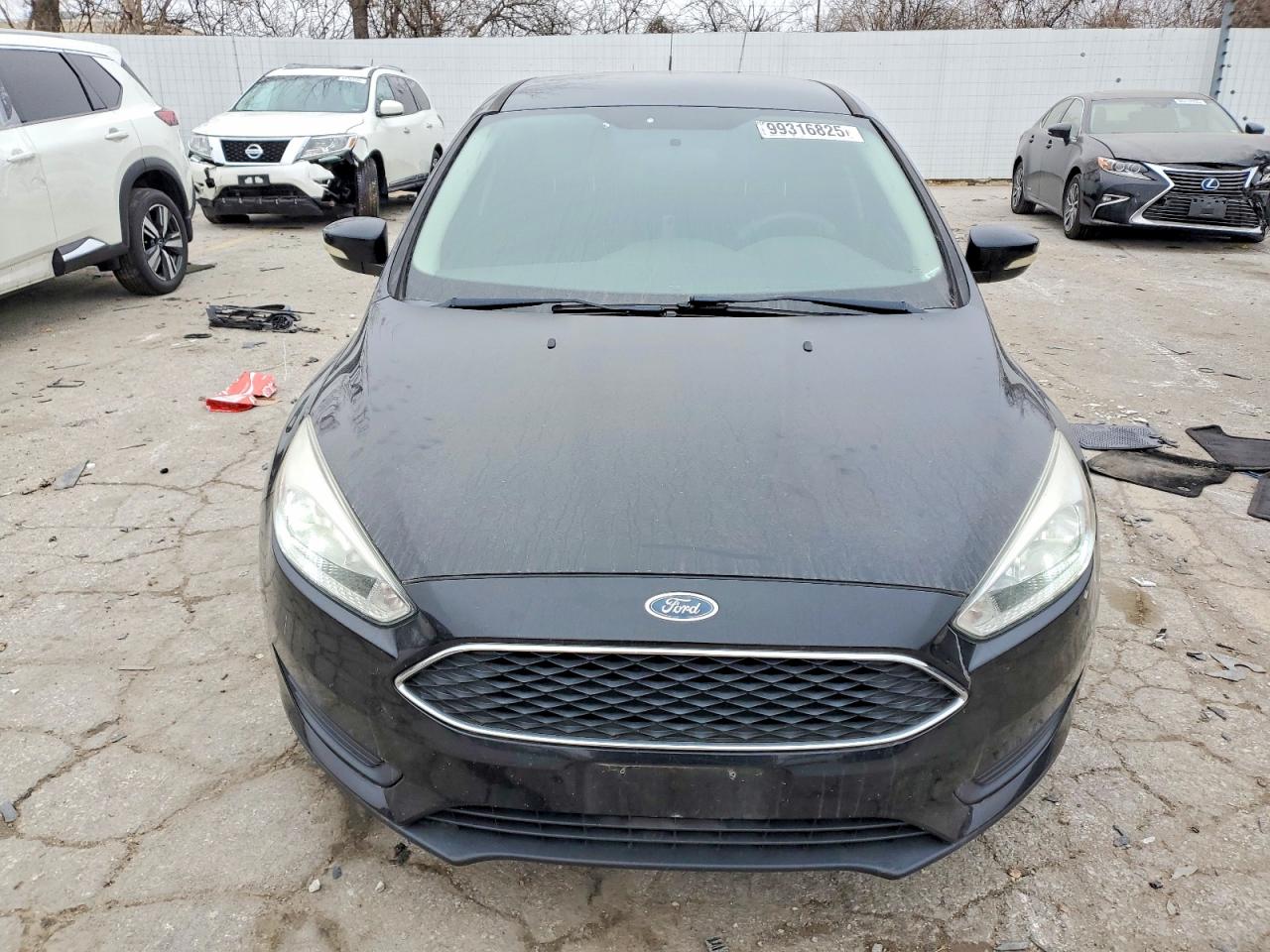 2017 FORD FOCUS SE photo 9