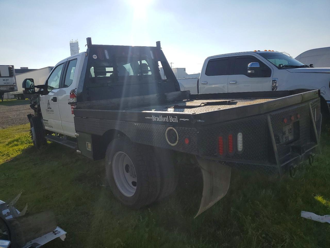 2022 FORD F550 SUPER DUTY FLATBED TRUCK photo 2