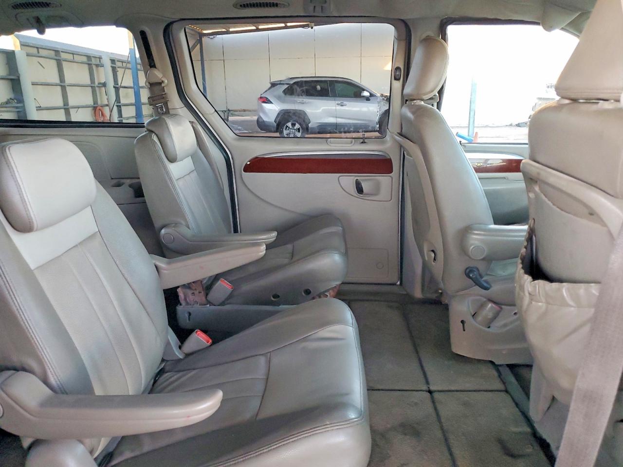 2007 CHRYSLER TOWN & COUNTRY TOURING photo 11