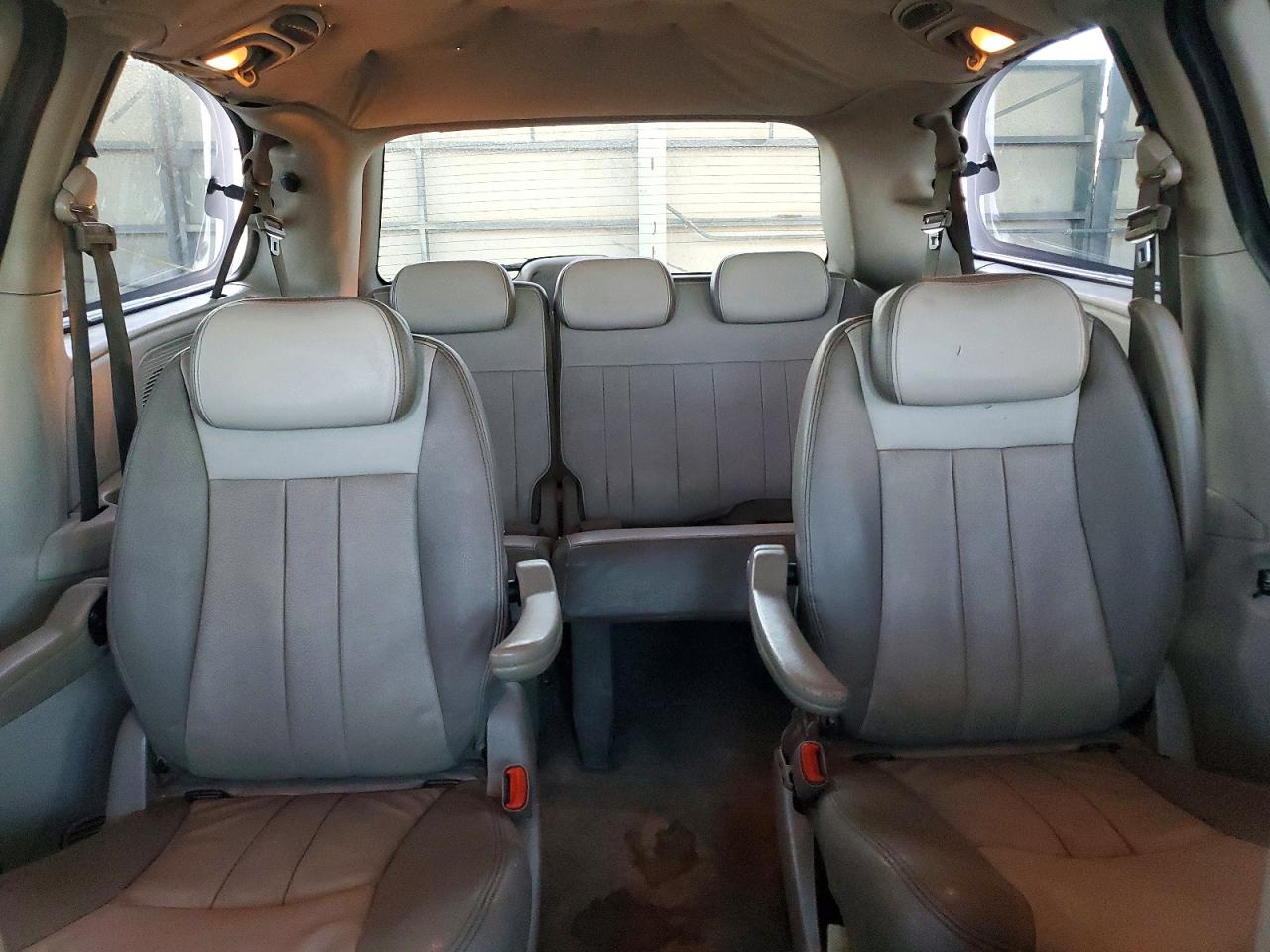 2007 CHRYSLER TOWN & COUNTRY TOURING photo 10