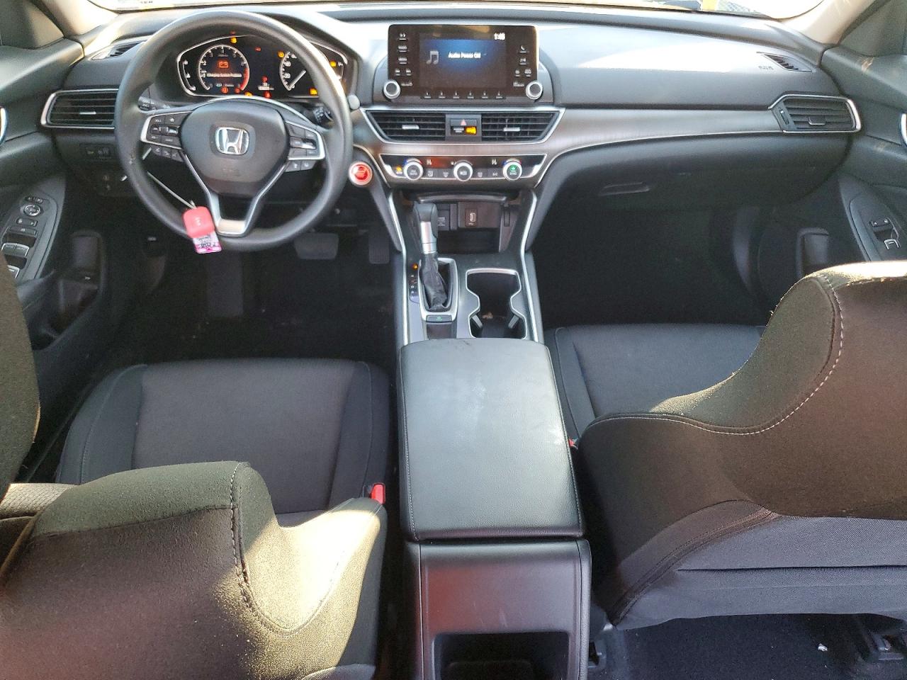 2018 HONDA ACCORD LX photo 8