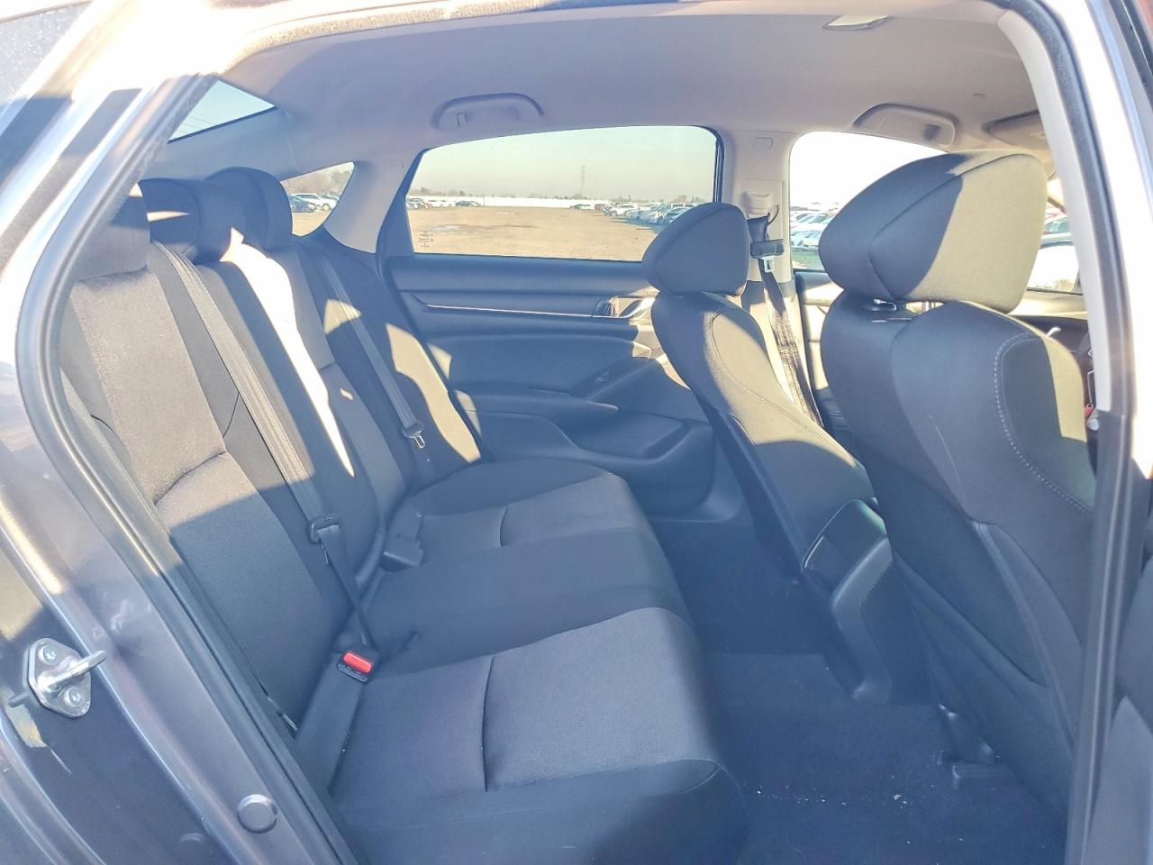2018 HONDA ACCORD LX photo 10