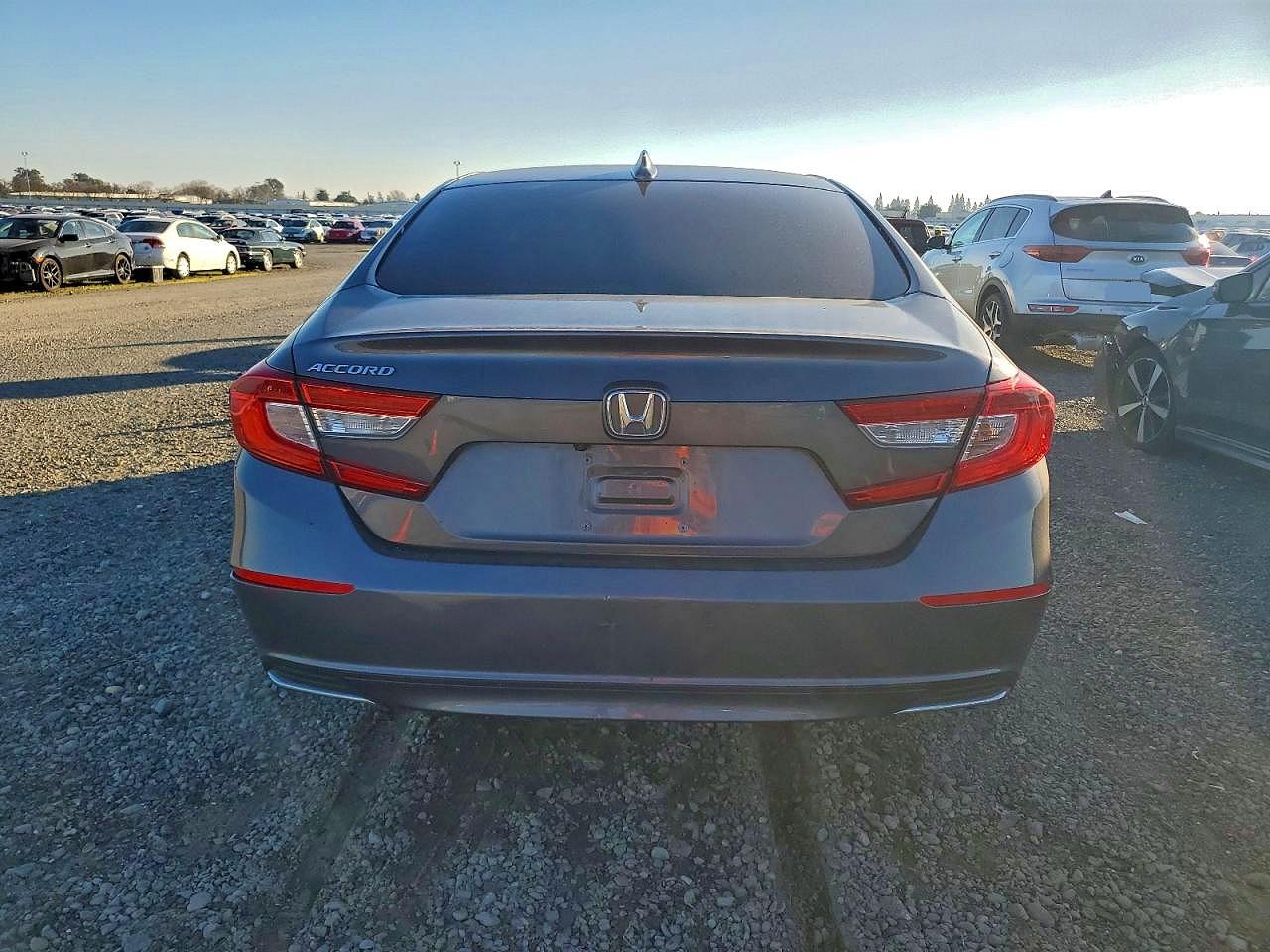 2018 HONDA ACCORD LX photo 6