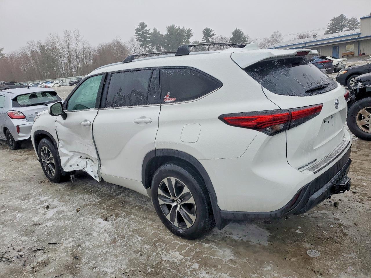 2023 TOYOTA HIGHLANDER L photo 3