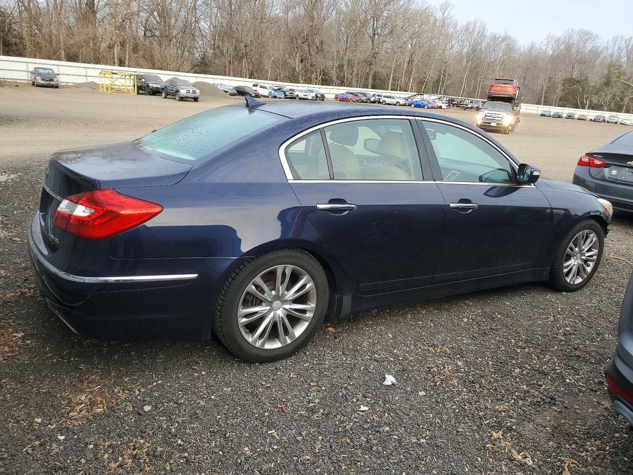 2012 HYUNDAI GENESIS 3.8L photo 3