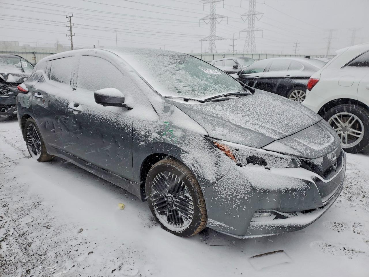 2024 NISSAN LEAF photo 4
