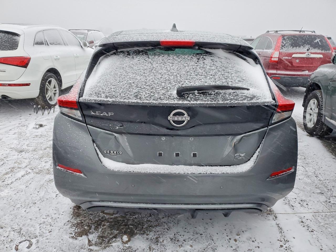 2024 NISSAN LEAF photo 6