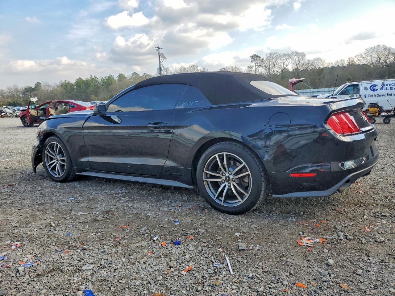 2015 FORD MUSTANG photo 2