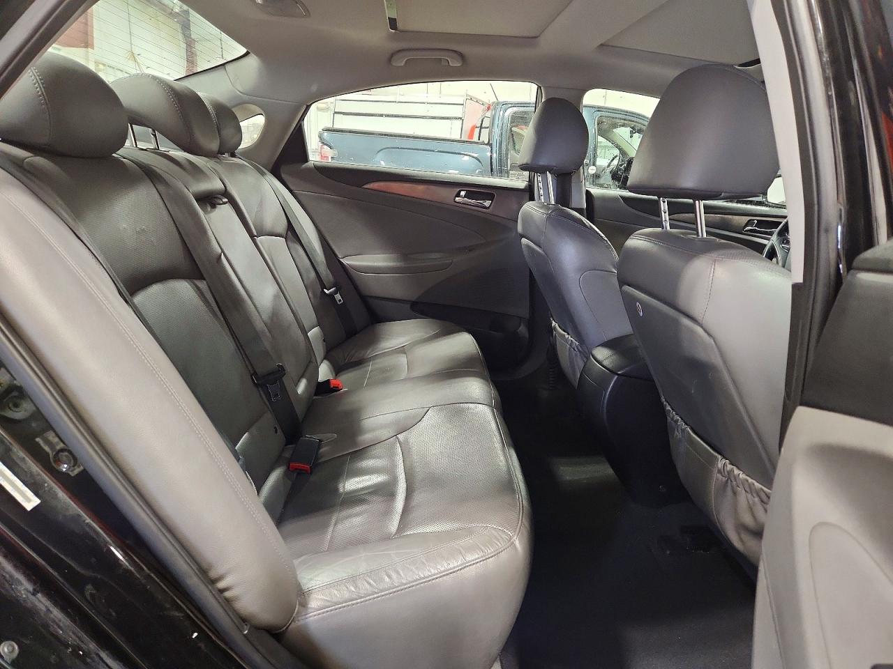 2015 HYUNDAI SONATA HYBRID photo 10
