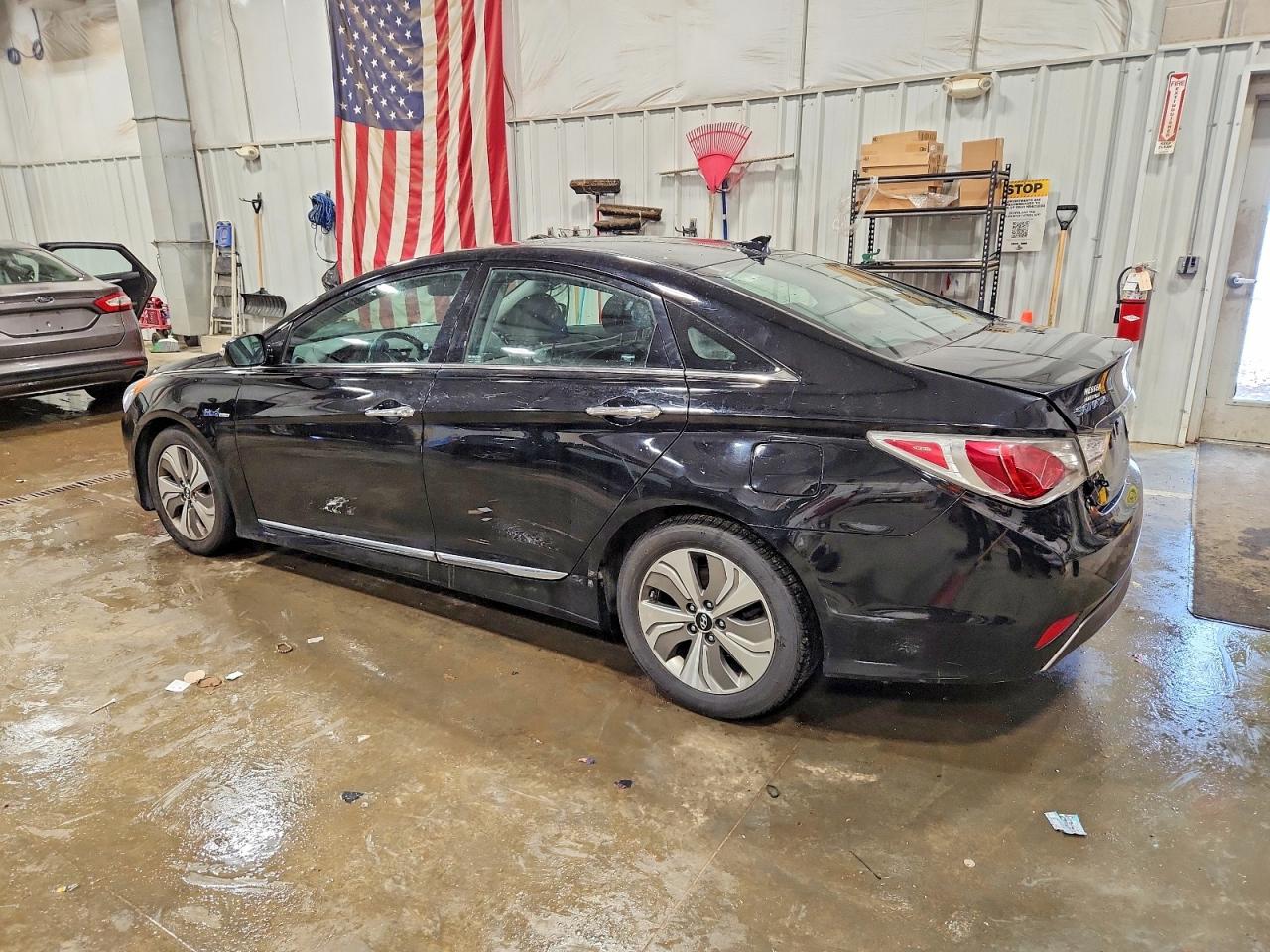 2015 HYUNDAI SONATA HYBRID photo 2
