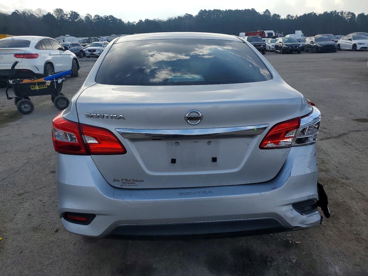 2018 NISSAN SENTRA S photo 6