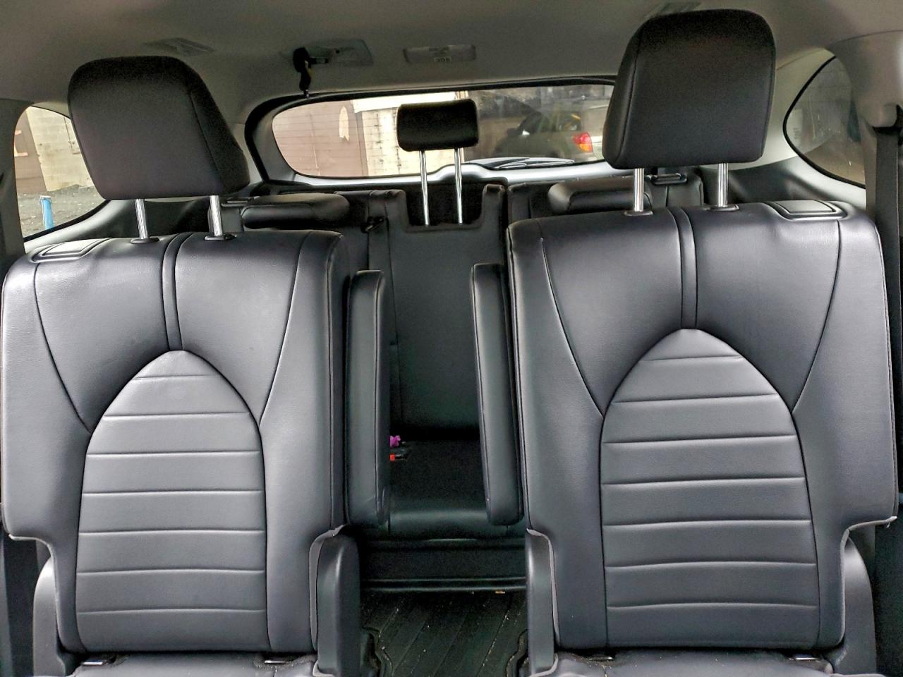 2022 TOYOTA HIGHLANDER XLE photo 10