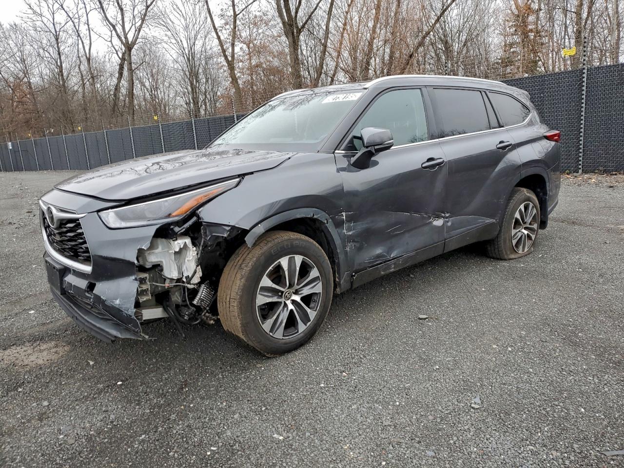 2022 TOYOTA HIGHLANDER