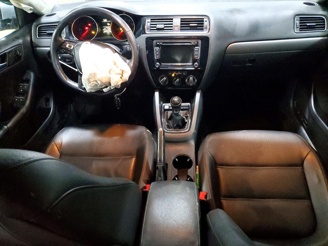 2015 VOLKSWAGEN JETTA TDI photo 8