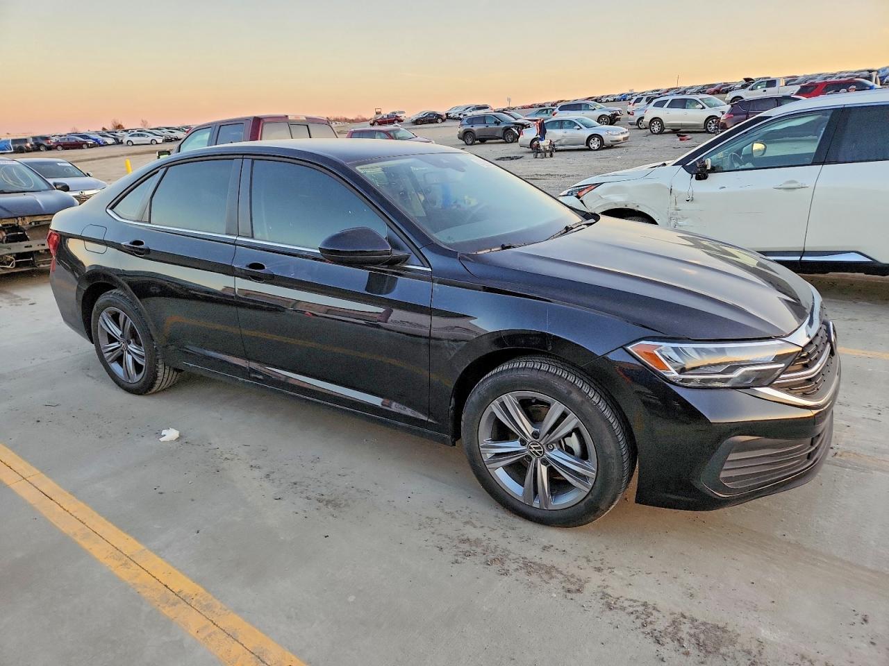 2023 VOLKSWAGEN JETTA SE photo 4