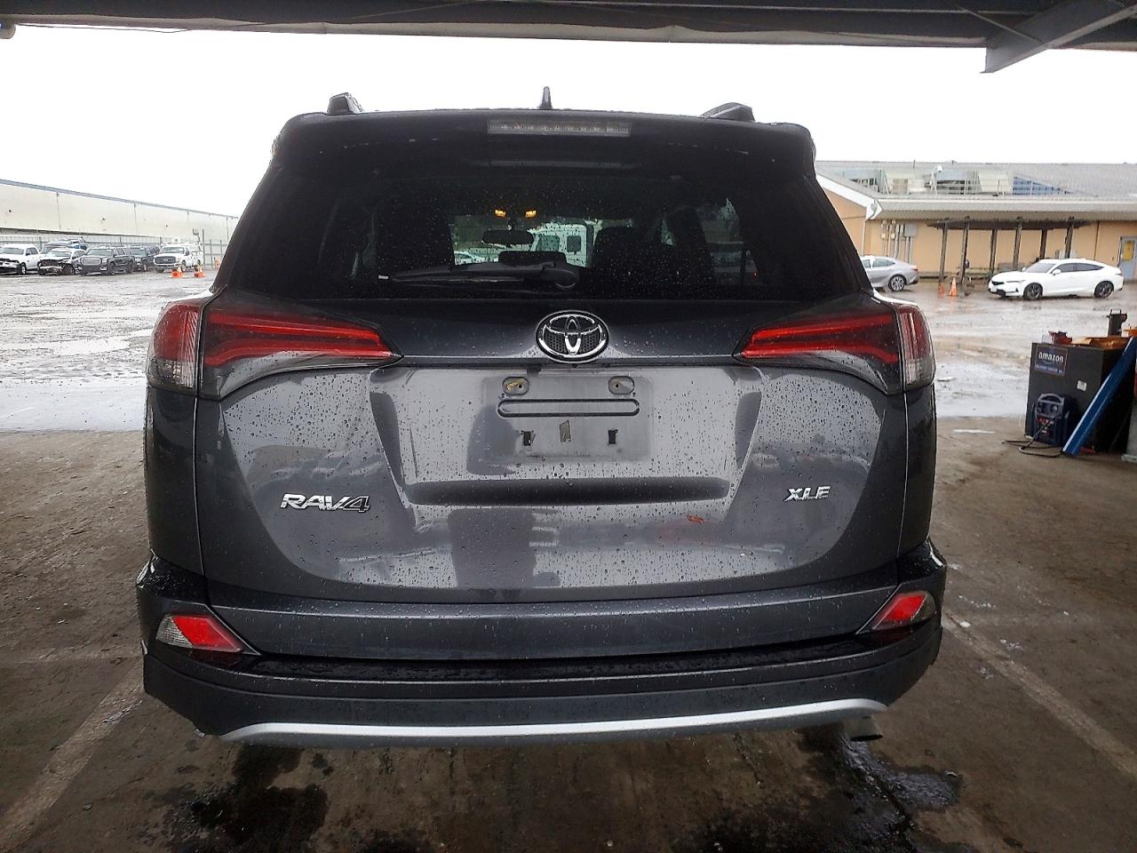 2016 TOYOTA RAV4 XLE photo 6