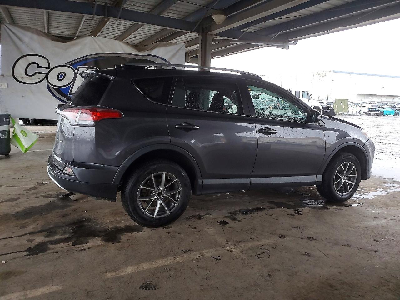 2016 TOYOTA RAV4 XLE photo 3