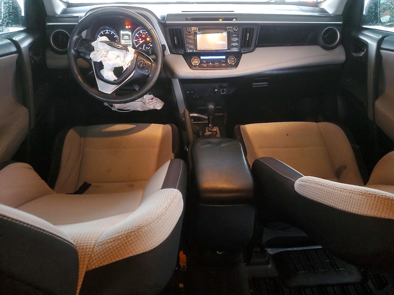 2016 TOYOTA RAV4 XLE photo 8