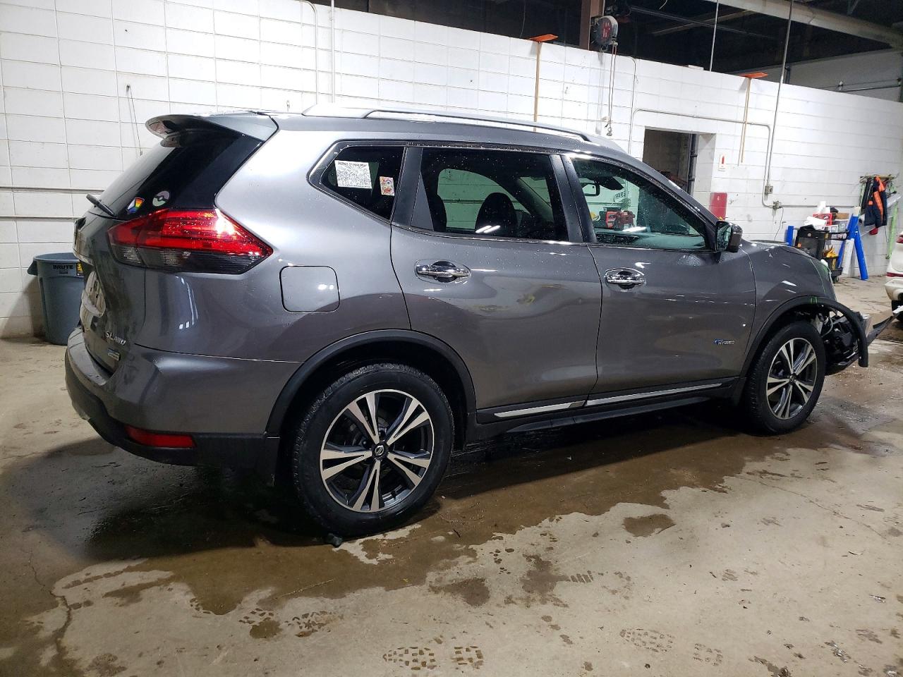 2017 NISSAN ROGUE SV HYBRID photo 3