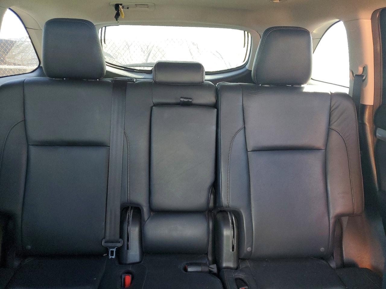 2016 TOYOTA HIGHLANDER XLE photo 10