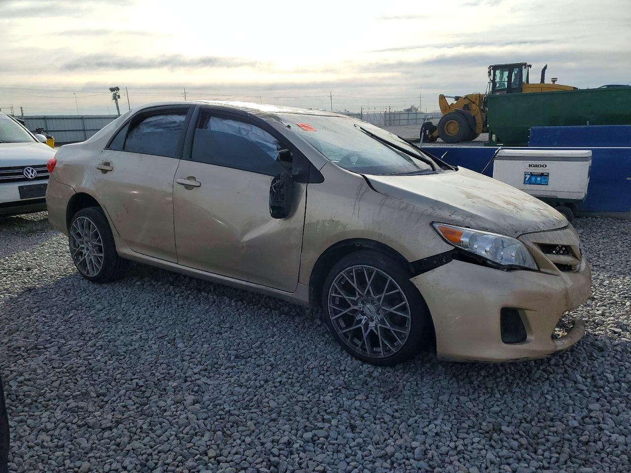 2011 TOYOTA COROLLA BASE photo 4
