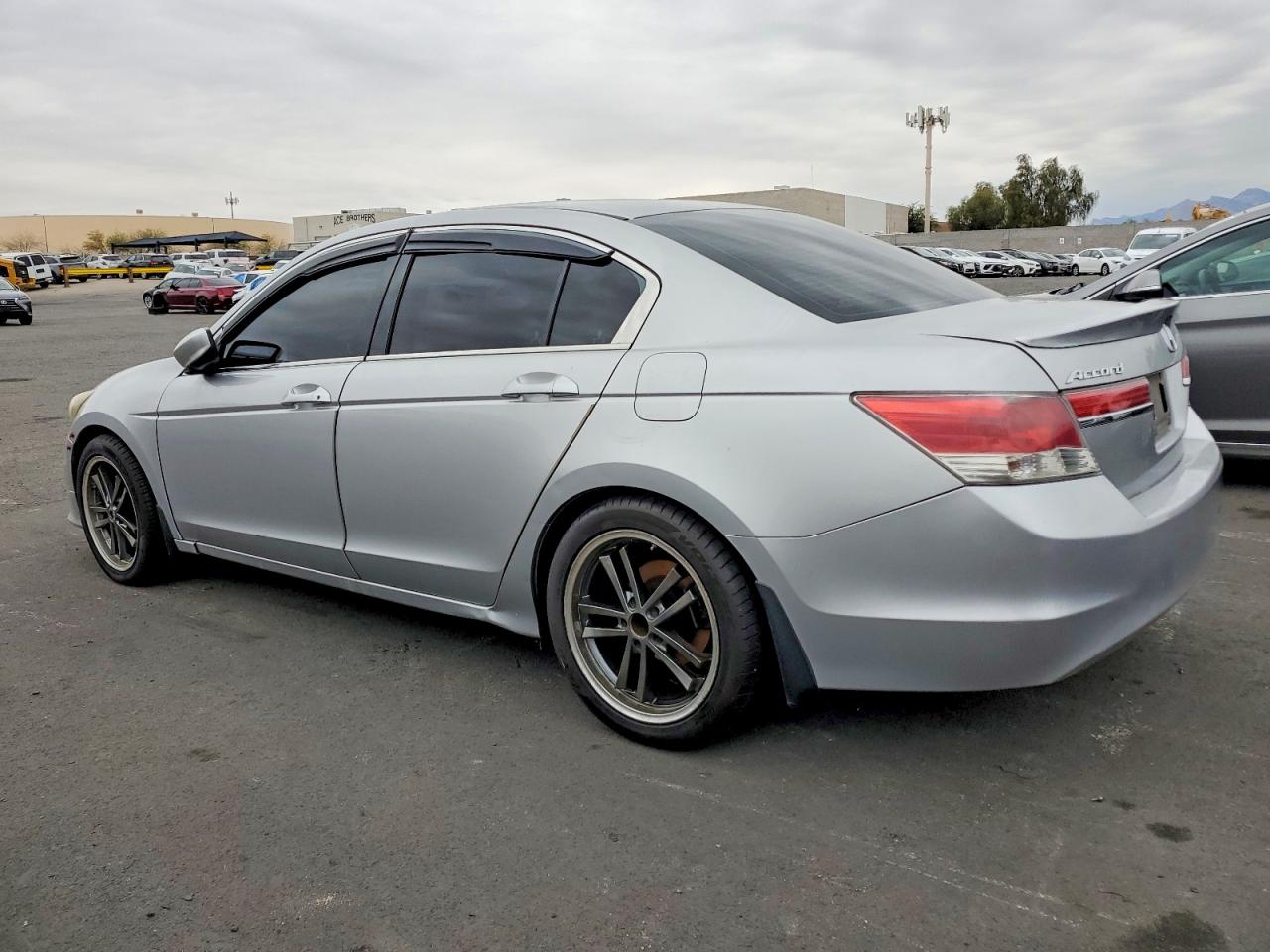2012 HONDA ACCORD LX photo 4